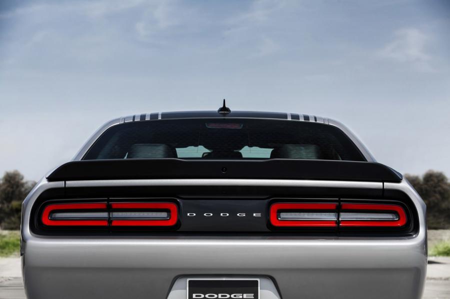  Dodge Challenger 392 Hemi Scat Pack Shaker 2015 года  (фото 26 из 51)